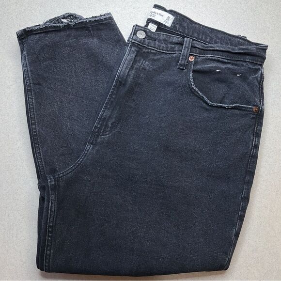 A&F Curve Love Dad High Rise 32‎ Short Ripped Black - Picture 1 of 6